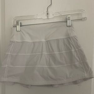 Lululemon white pace rival skirt Sz 0 - excellent condition!